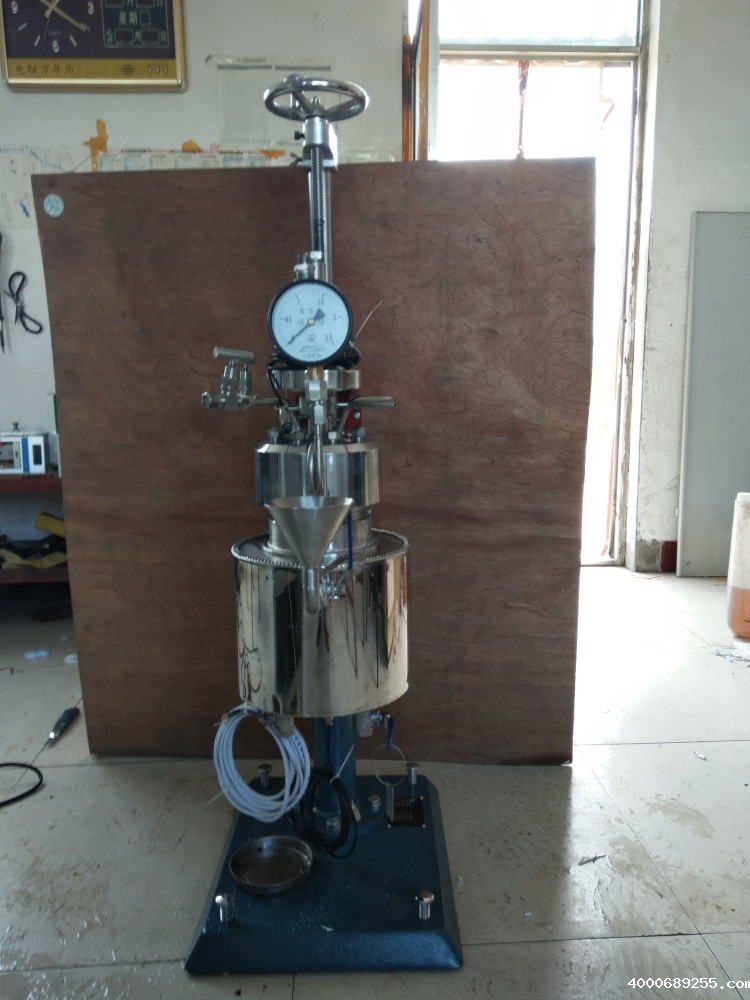 KCF系列--釜体可翻转出料、夹套电加热管加热导热油1