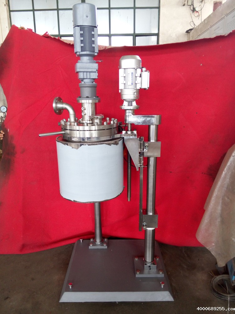 DFCF系列-釜体升降，并可水平旋转到一边2